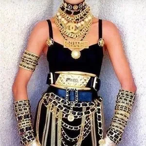 CHANEL Chain Belt Thick Gold Huge CC Necklace Vintage Iconic 90’s Collectors 66828_01_1600x.jpg?v=1693268545 main image 3